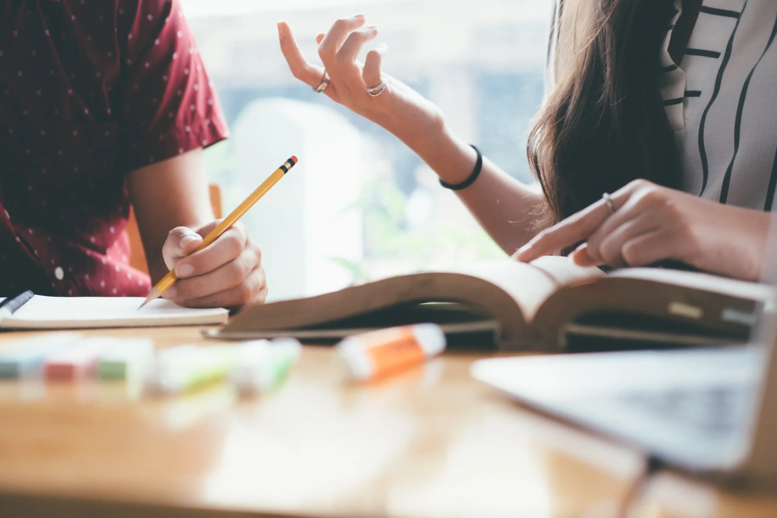 young students campus helps friend catching up and 2026 03 24 23 13 04 utc